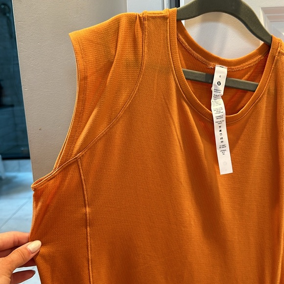Lululemon hiking tank - Picture 6 of 6